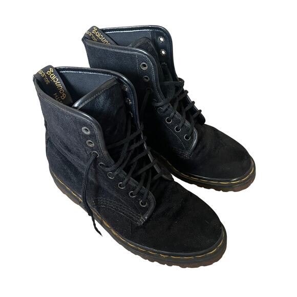 Dr. Marten Doc Women's 8 Black Corduroy Combat Boot Made in England Lace Up - Picture 1 of 10